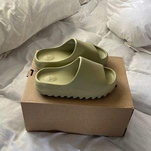 Brand new Yeezy Sides size 4 (women’s size 6.5)
